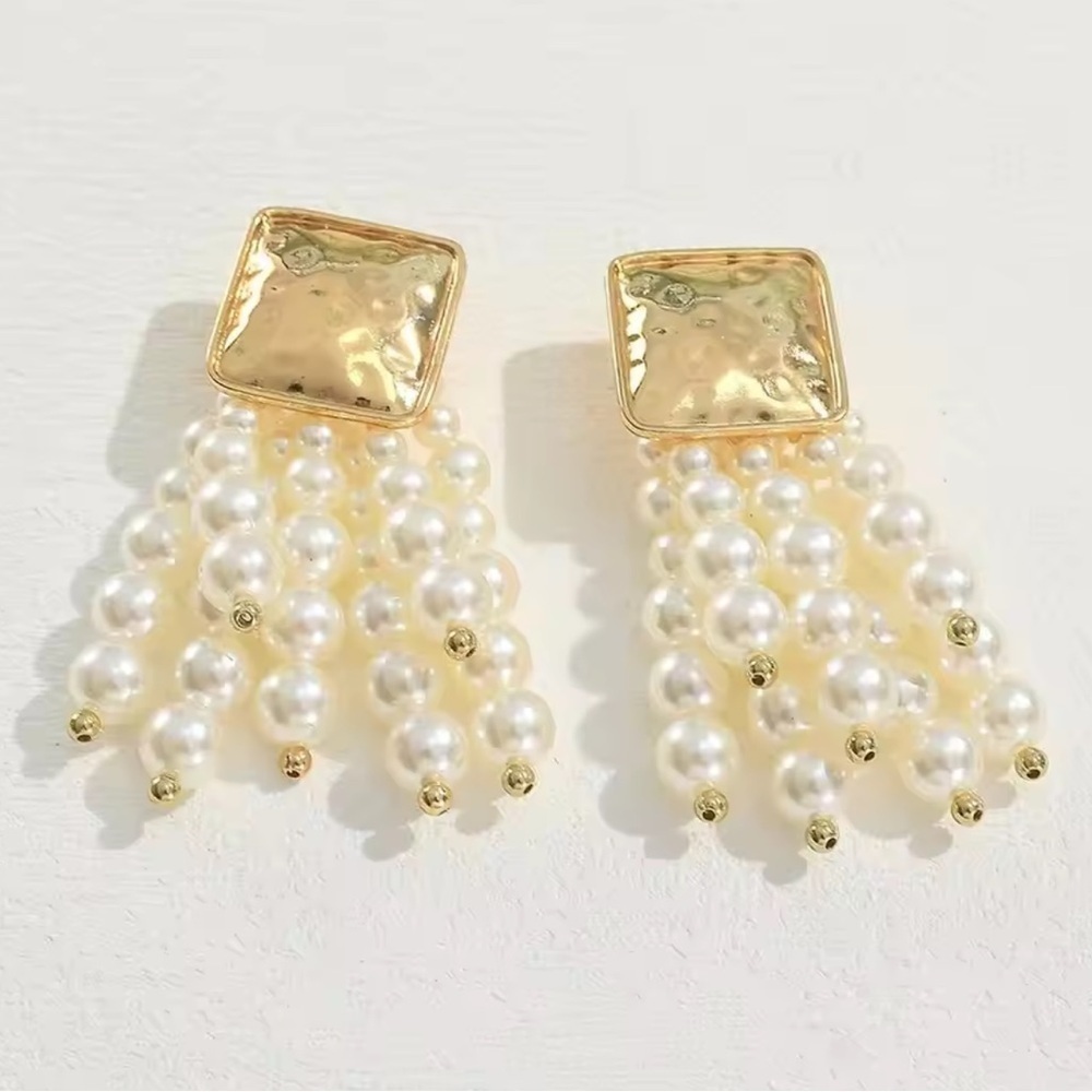Zara Peach Cascade Beaded Earrings